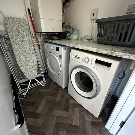 Kennedy Villa - 5 Bedroom House With Hot Tub, Wifi, Free Parkings, Close To Bicester Village Esterno foto