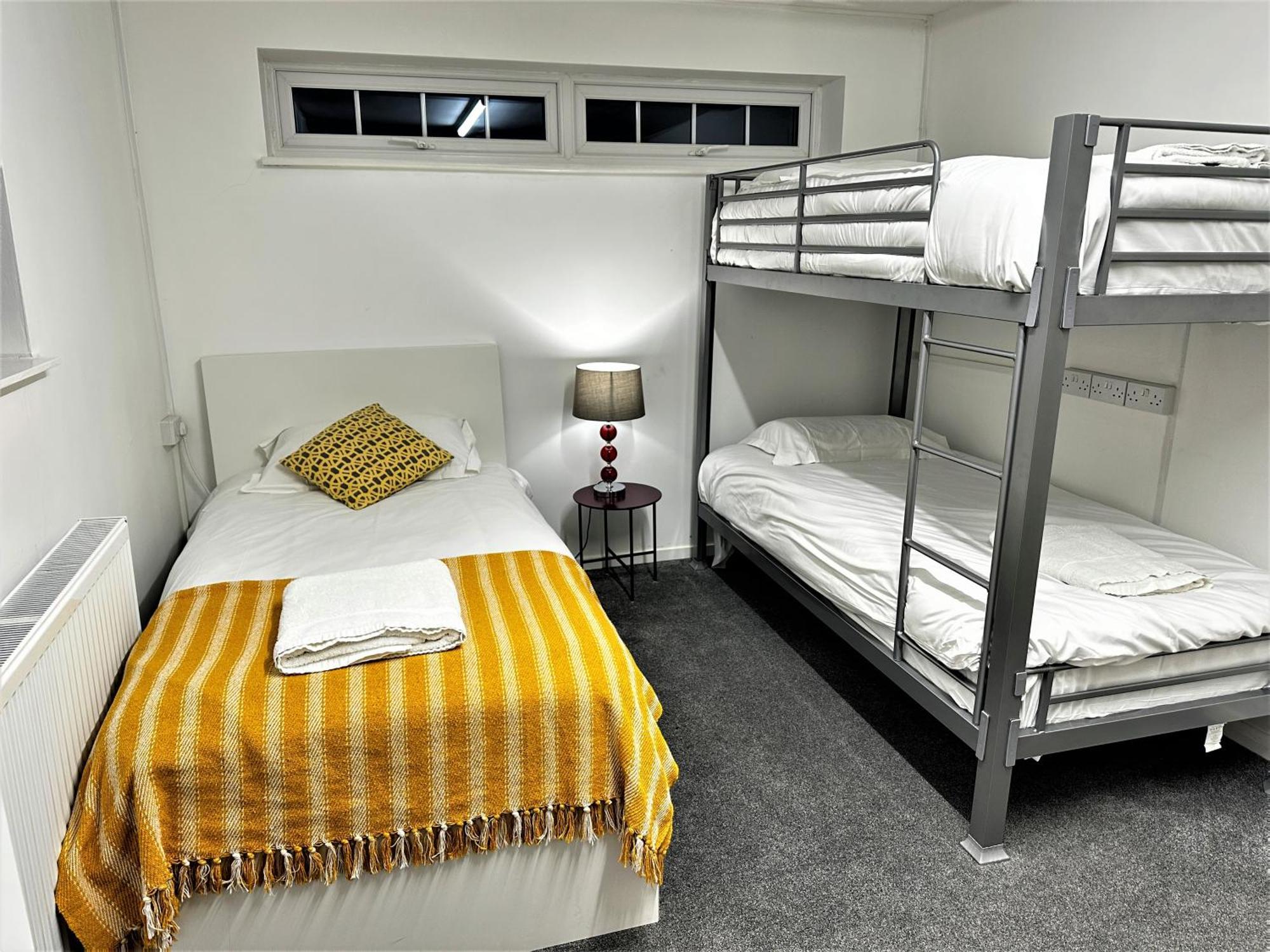 Kennedy Villa - 5 Bedroom House With Hot Tub, Wifi, Free Parkings, Close To Bicester Village Esterno foto