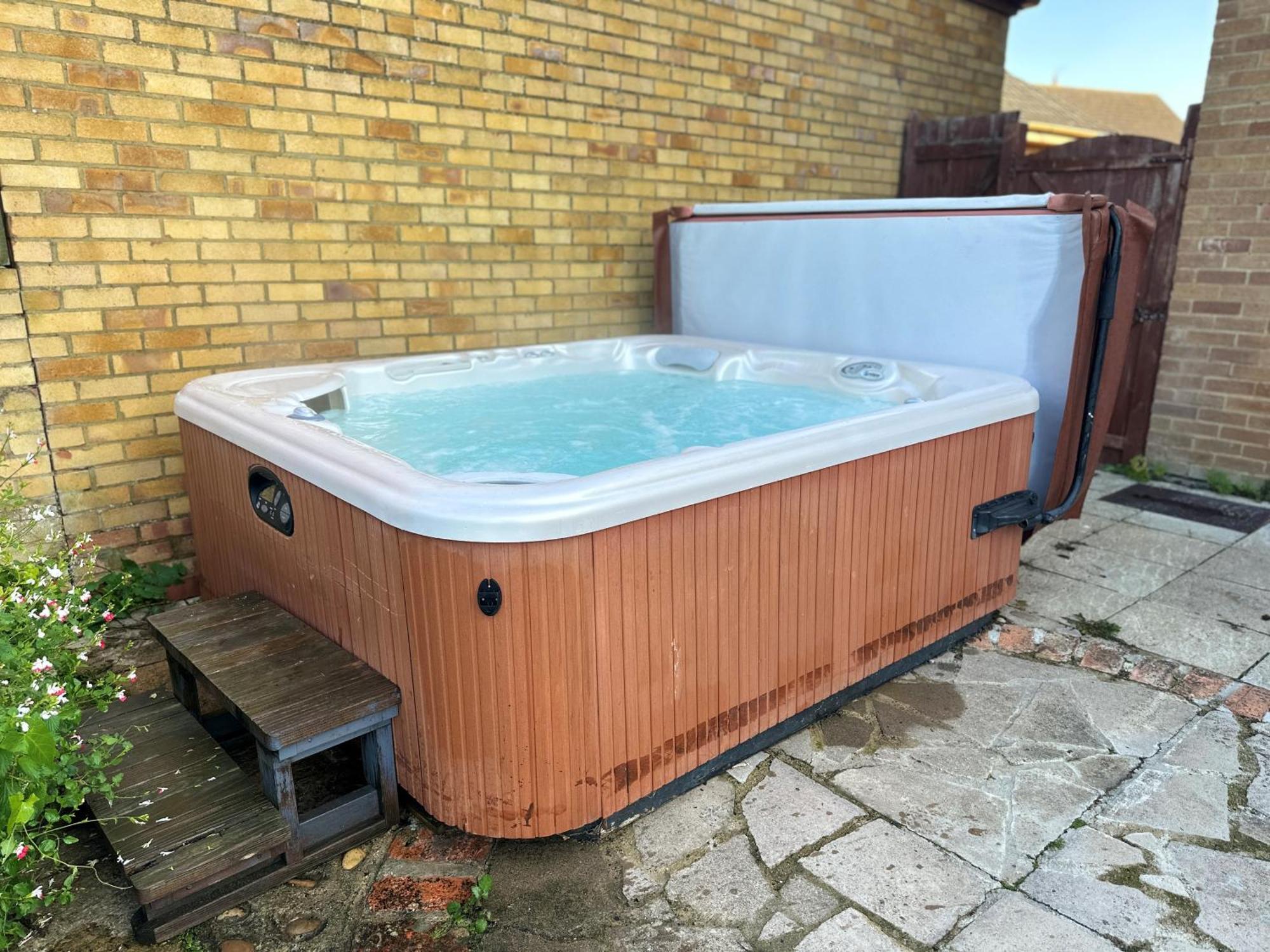 Kennedy Villa - 5 Bedroom House With Hot Tub, Wifi, Free Parkings, Close To Bicester Village Esterno foto