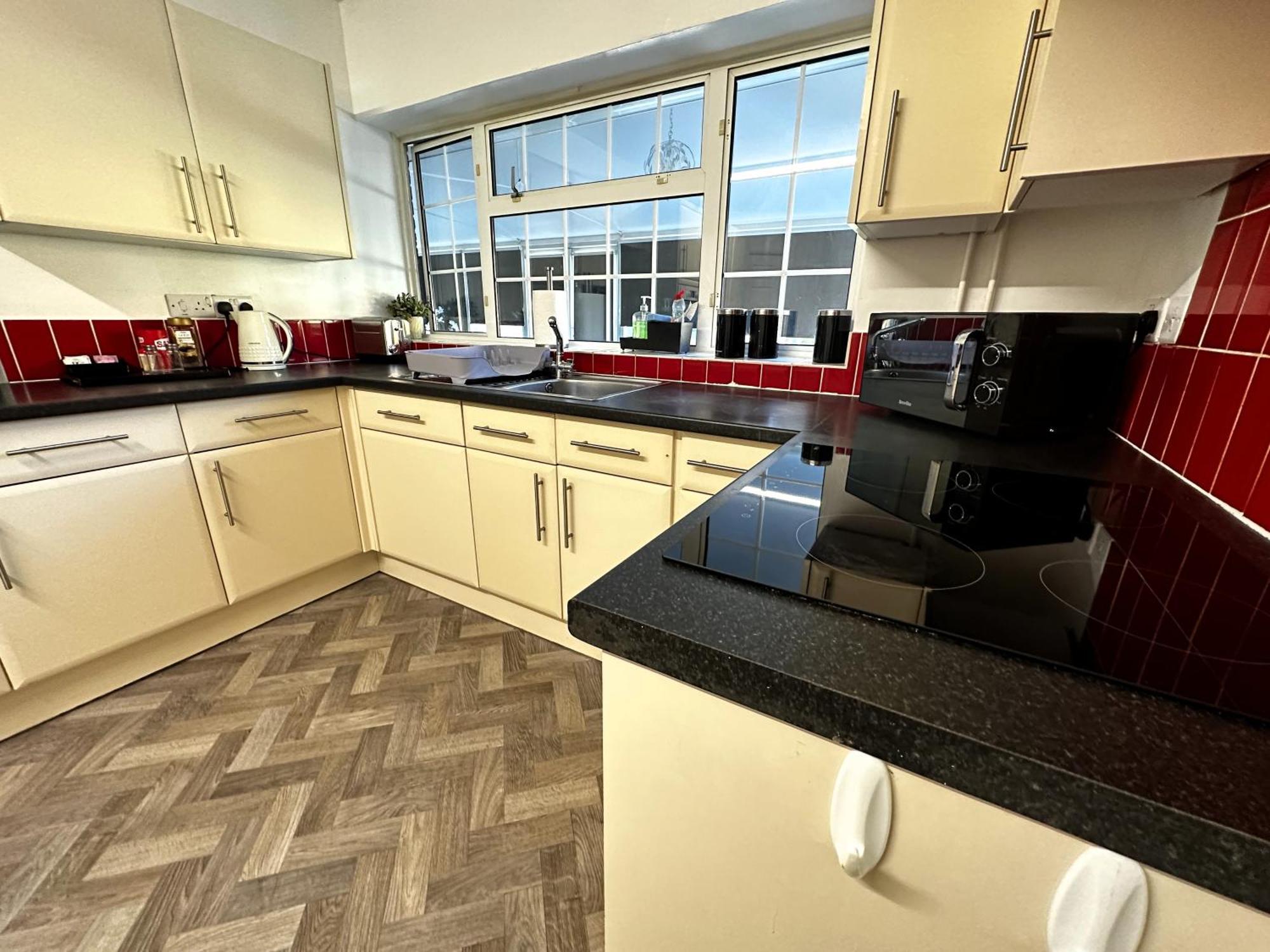Kennedy Villa - 5 Bedroom House With Hot Tub, Wifi, Free Parkings, Close To Bicester Village Esterno foto