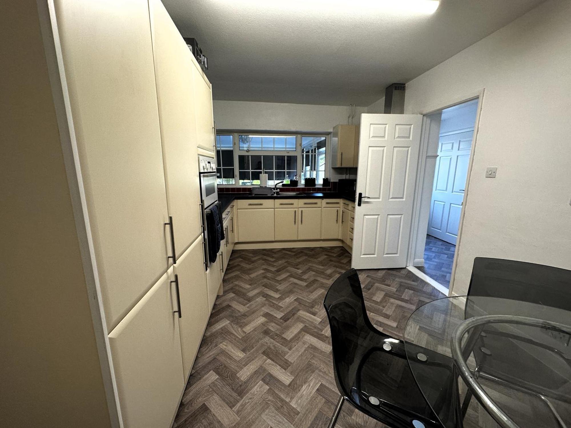 Kennedy Villa - 5 Bedroom House With Hot Tub, Wifi, Free Parkings, Close To Bicester Village Esterno foto