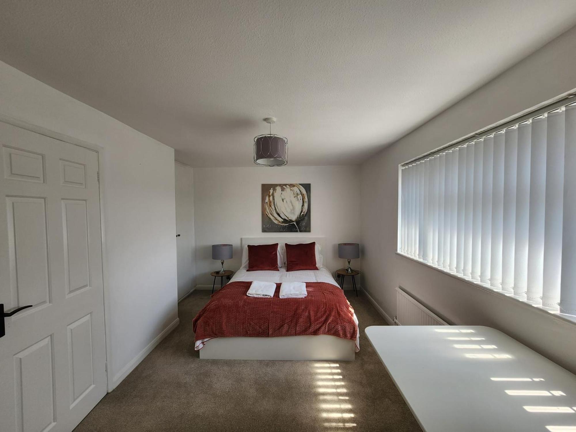 Kennedy Villa - 5 Bedroom House With Hot Tub, Wifi, Free Parkings, Close To Bicester Village Esterno foto