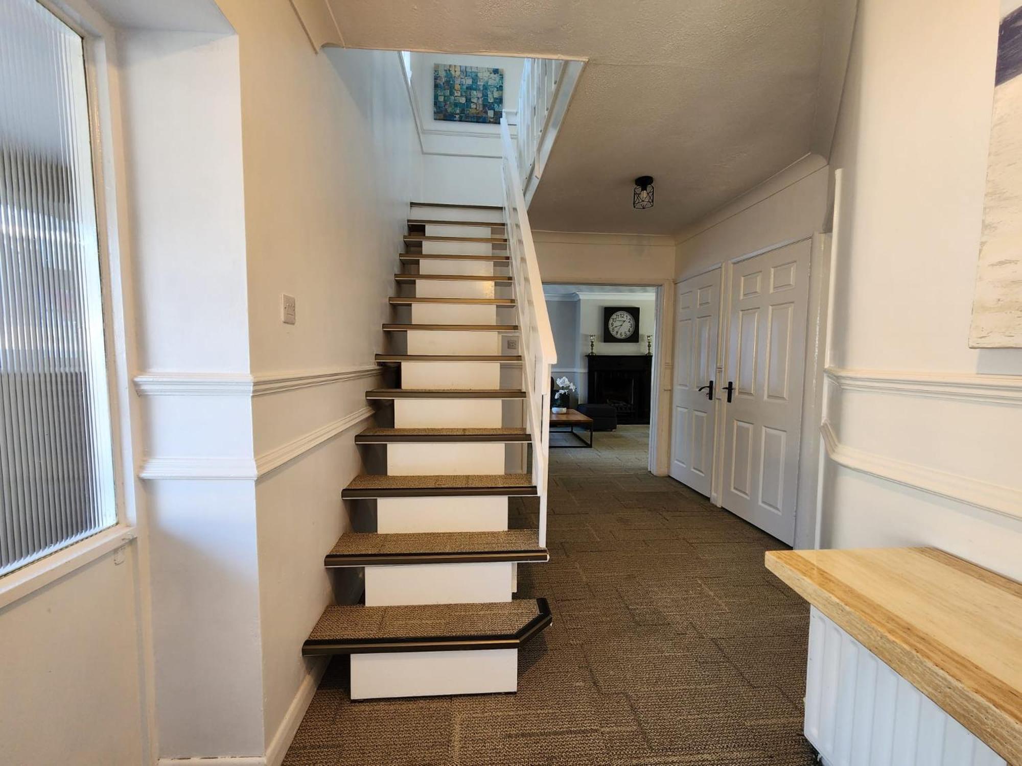 Kennedy Villa - 5 Bedroom House With Hot Tub, Wifi, Free Parkings, Close To Bicester Village Esterno foto