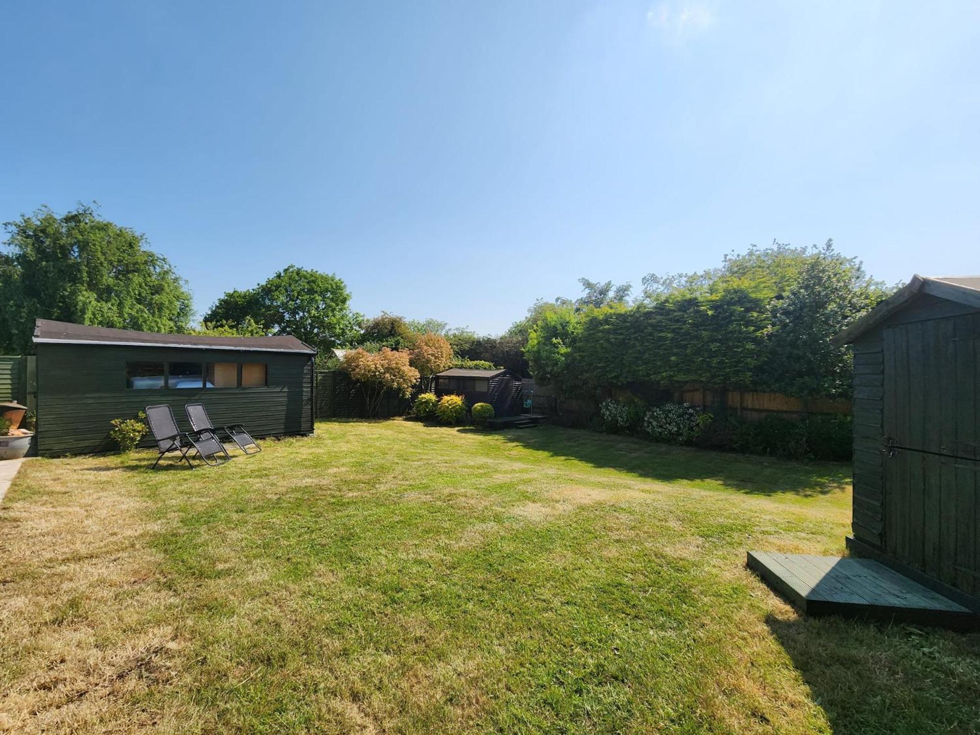Kennedy Villa - 5 Bedroom House With Hot Tub, Wifi, Free Parkings, Close To Bicester Village Esterno foto