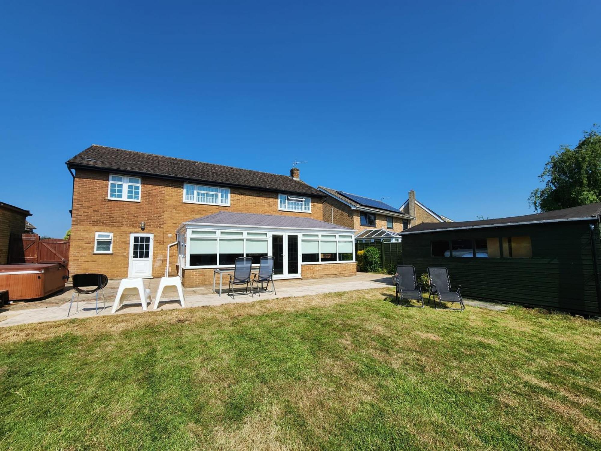 Kennedy Villa - 5 Bedroom House With Hot Tub, Wifi, Free Parkings, Close To Bicester Village Esterno foto