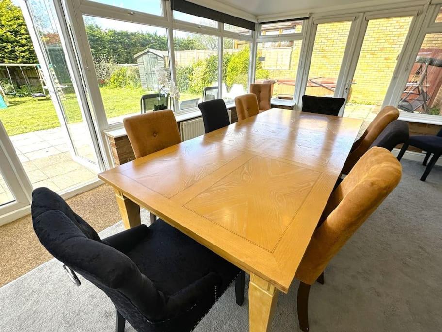 Kennedy Villa - 5 Bedroom House With Hot Tub, Wifi, Free Parkings, Close To Bicester Village Esterno foto